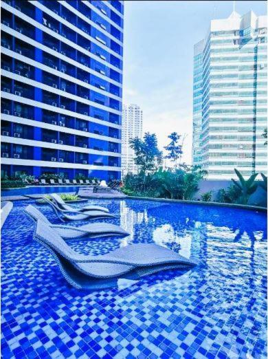 Air Luxury Makati Cbd With Balcony Apartment Manila Luaran gambar