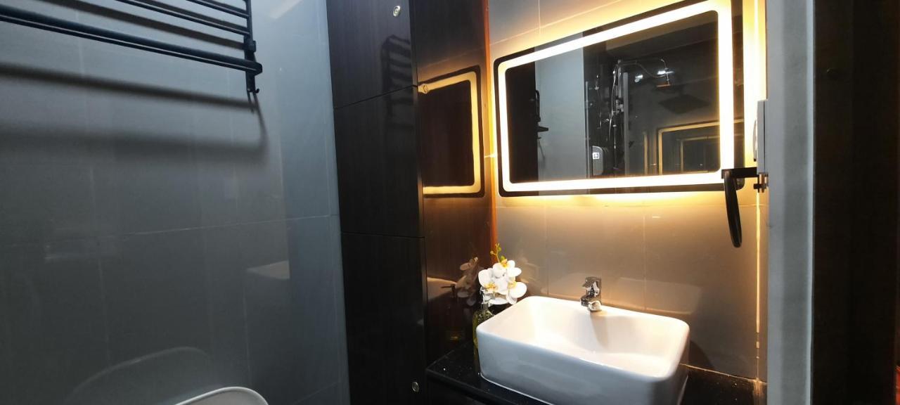 Air Luxury Makati Cbd With Balcony Apartment Manila Luaran gambar